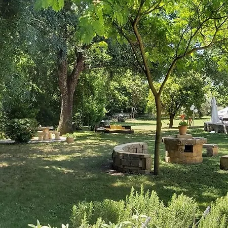 Au Bord De L'alzon Apartament *