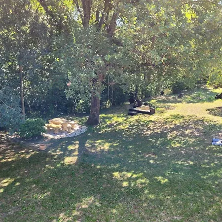 Au Bord De L'alzon Apartament *